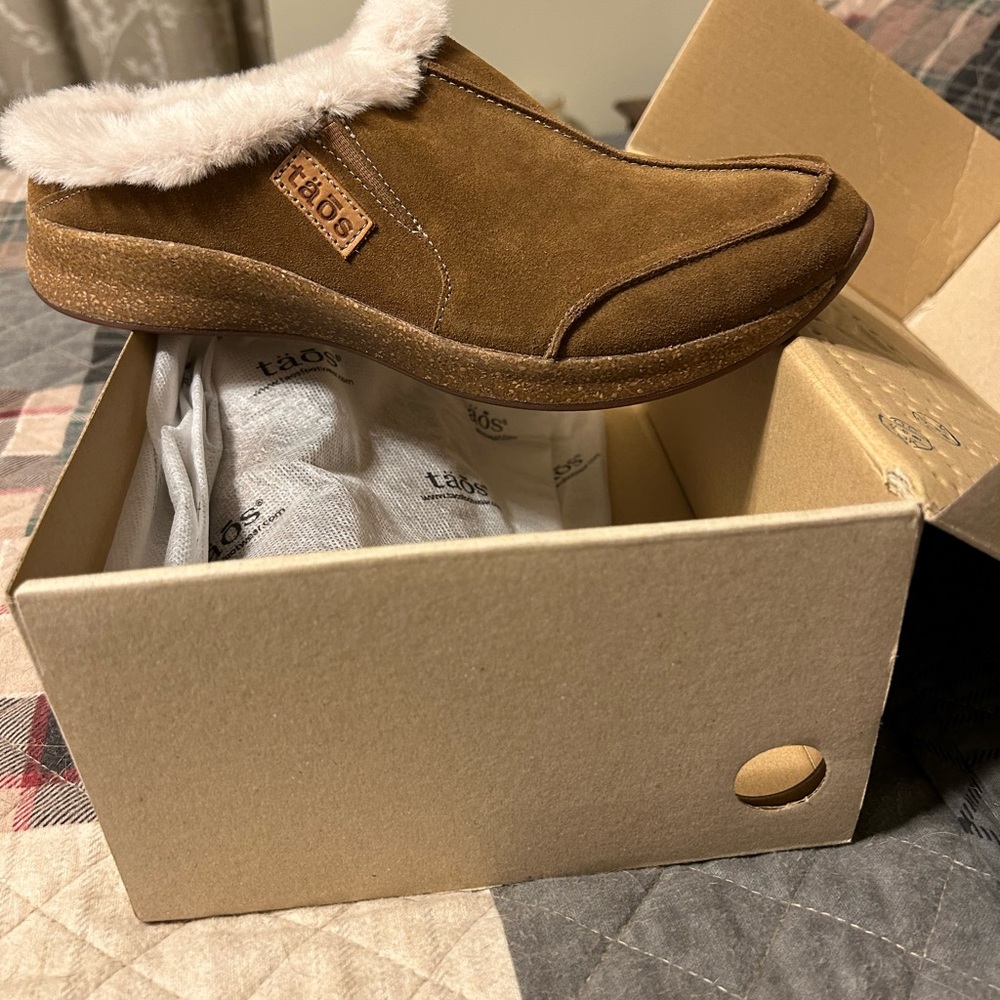 Taos Lined Clogs